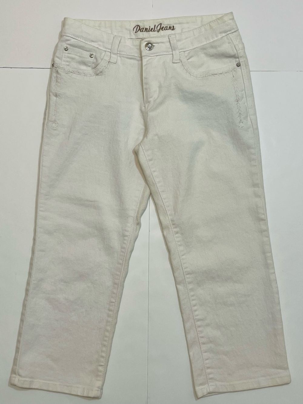 Vintage Y2K Daniel Embroidered Cropped Leg White Jeans Size 6